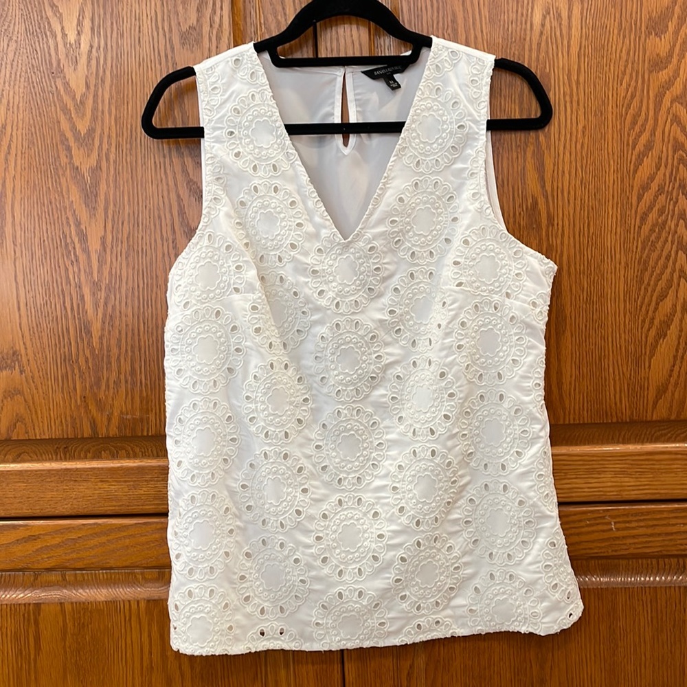 Banana Republic size M v neck lace overlay